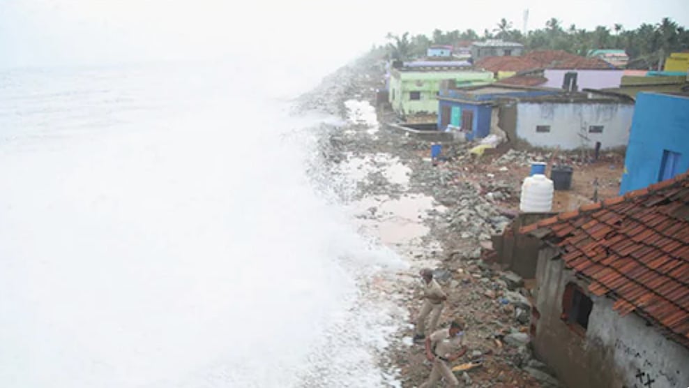 Cyclone Tauktae intensifies into extremely severe cyclonic storm; Mumbai Airport shut for 3 hours
