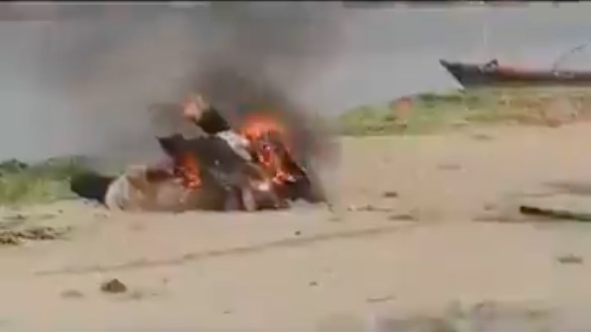 WATCH: Bodies being burnt with tyres and petrol in Uttar Pradesh’s Ballia, action ordered