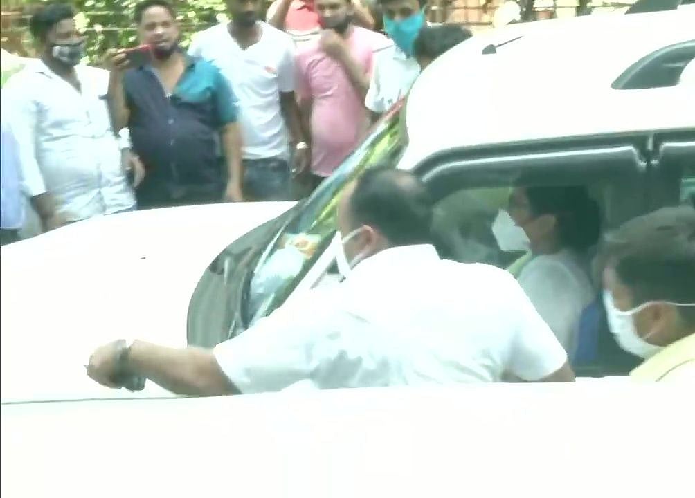 Narada sting case: Mamata arrives at CBI office after arrest of Bengal ministers, MLA