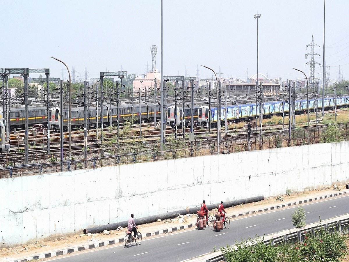 Delhi metro to restart from Monday, markets on odd-even basis
