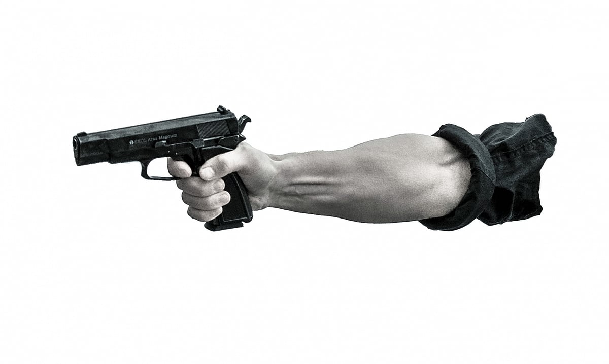 Munnawar Rana's son attacked, escapes unhurt