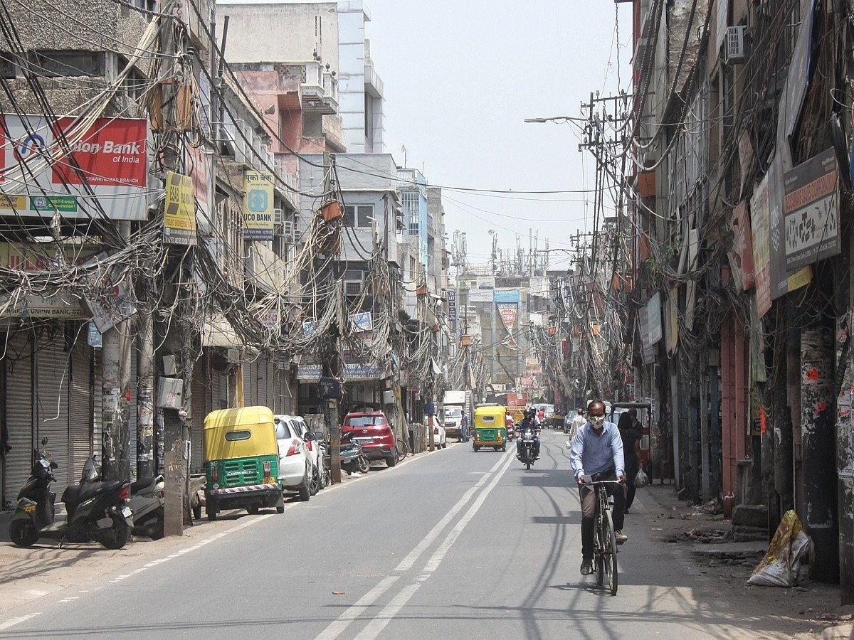 Lockdown to remain in Delhi, markets, Metro to reopen