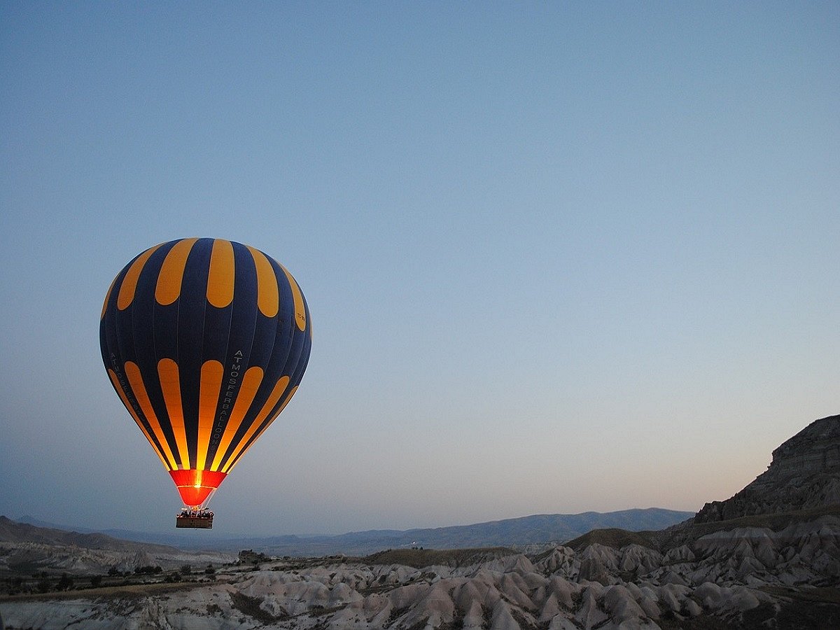 Four people dead in US hot air balloon crash