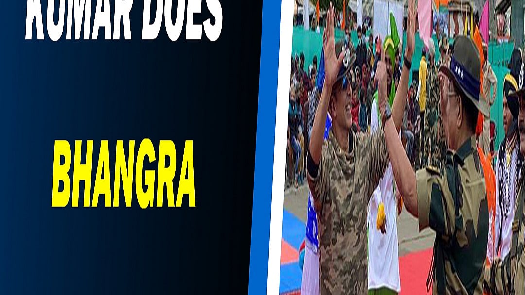 Akshay Kumar does bhangra with the BSF jawans in Jammu and Kashmir 