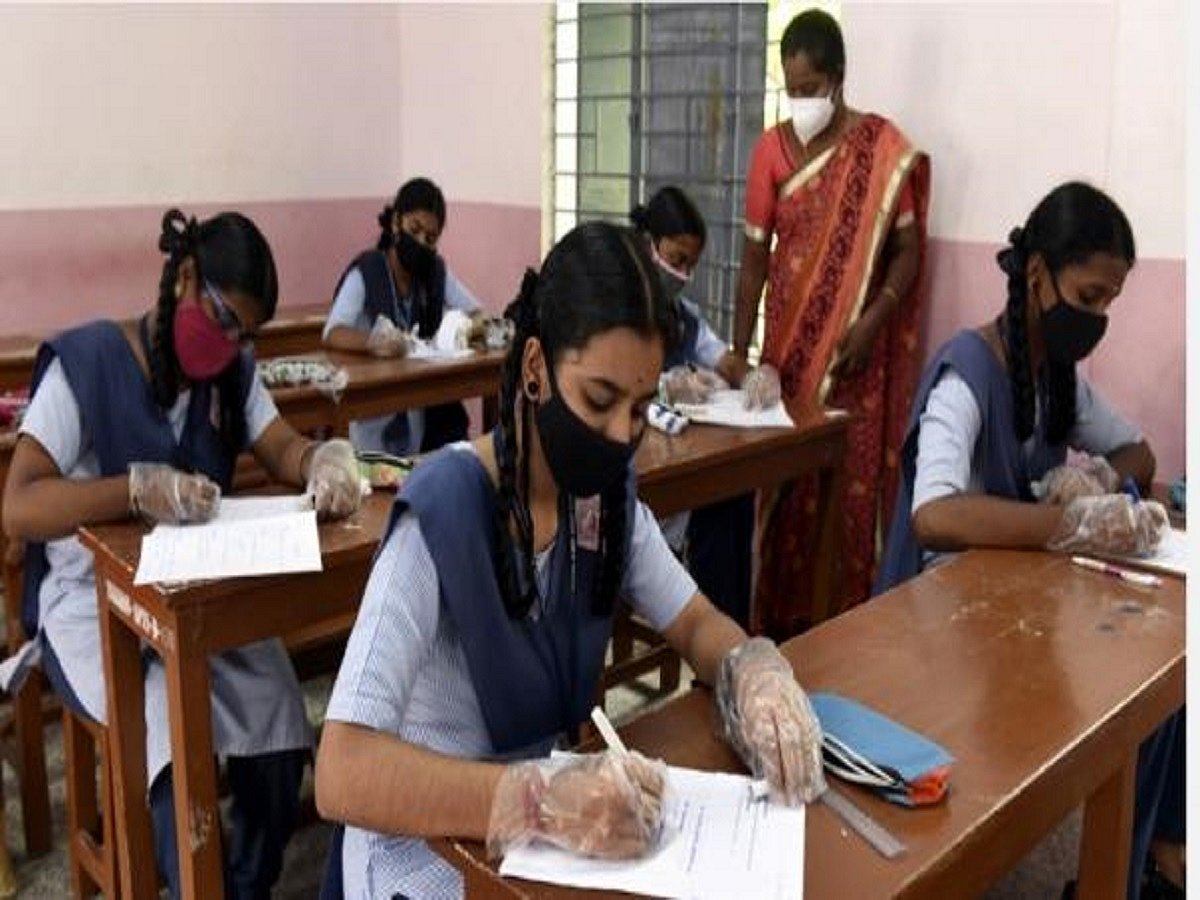 Karnataka to hold SSLC exams in July; promotes second PUC students