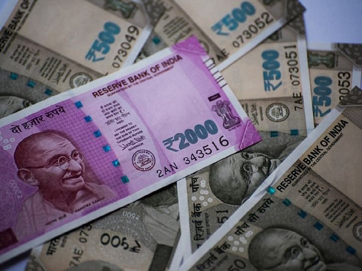 People saving less, household savings moderate in Q3 FY21