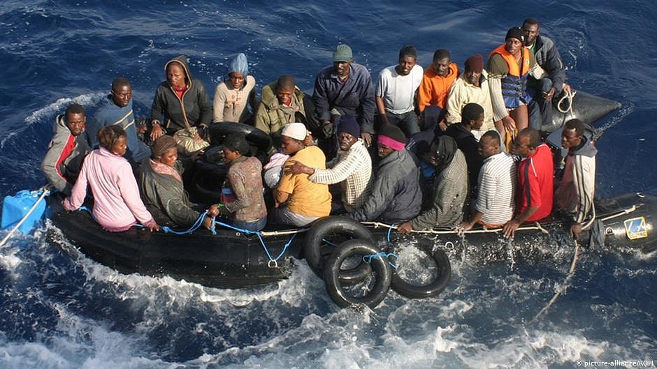 Migrant boat sinks off Tunisia, dozens missing