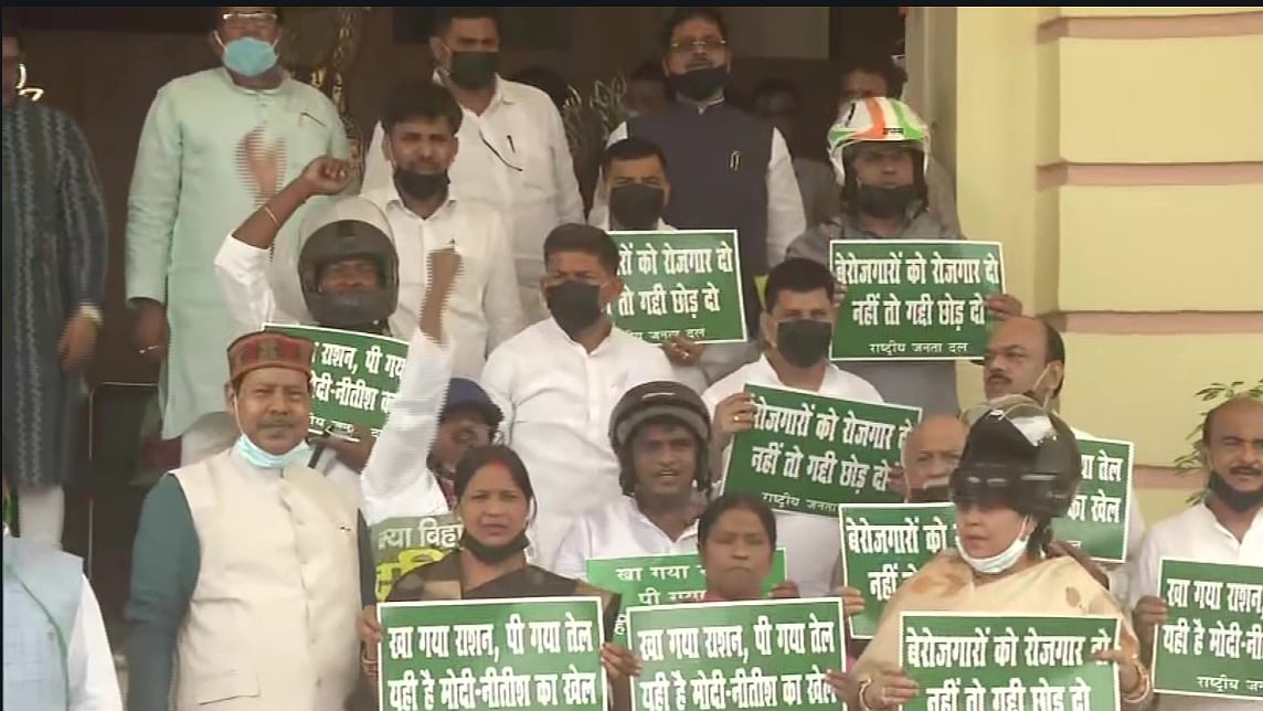 After two days of acrimony, Bihar Assembly witnesses conviviality