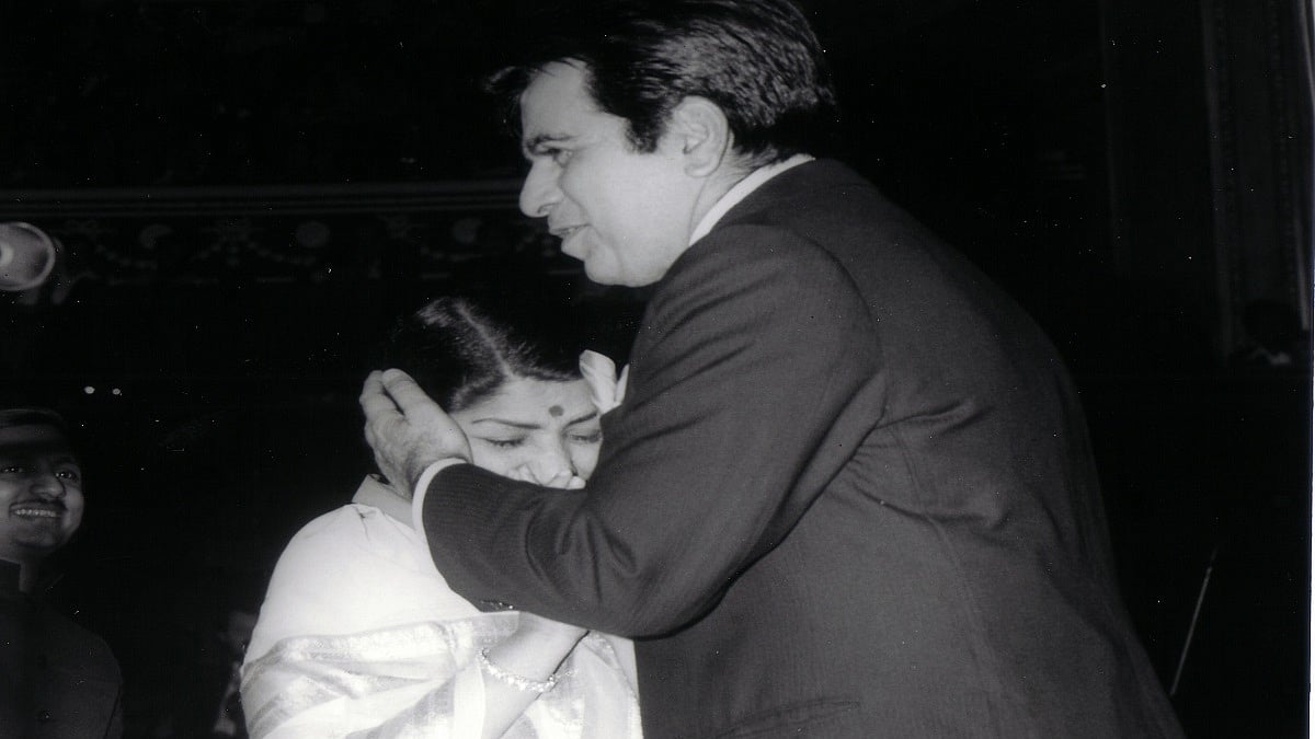 Dilip Kumar introduced Lata Mangeshkar at her first
international concert at the Royal Albert Hall, London.
1974.