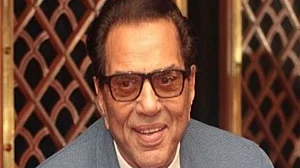 Veteran actor Dharmendra discharged from hospital, to continue treatment at home