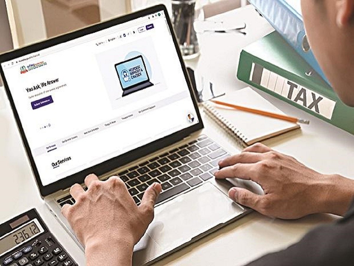A month since launch, glitches continue to mar I-T portal functioning