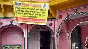 Pollution in Yamuna: Mathura priests ban entry of politicians