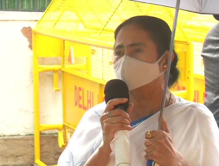 Mamata Banerjee leads in Bhabanipur bypoll