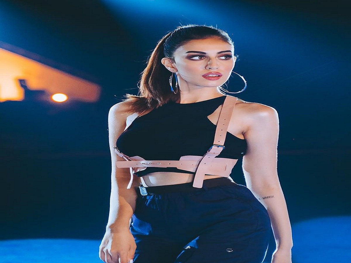I would love to do woman-centric film and play a strong character: Actor Samreen Kaur