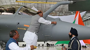 How long can Modi govt put off a high-level enquiry into Rafale deal in face of launch of a probe in France?