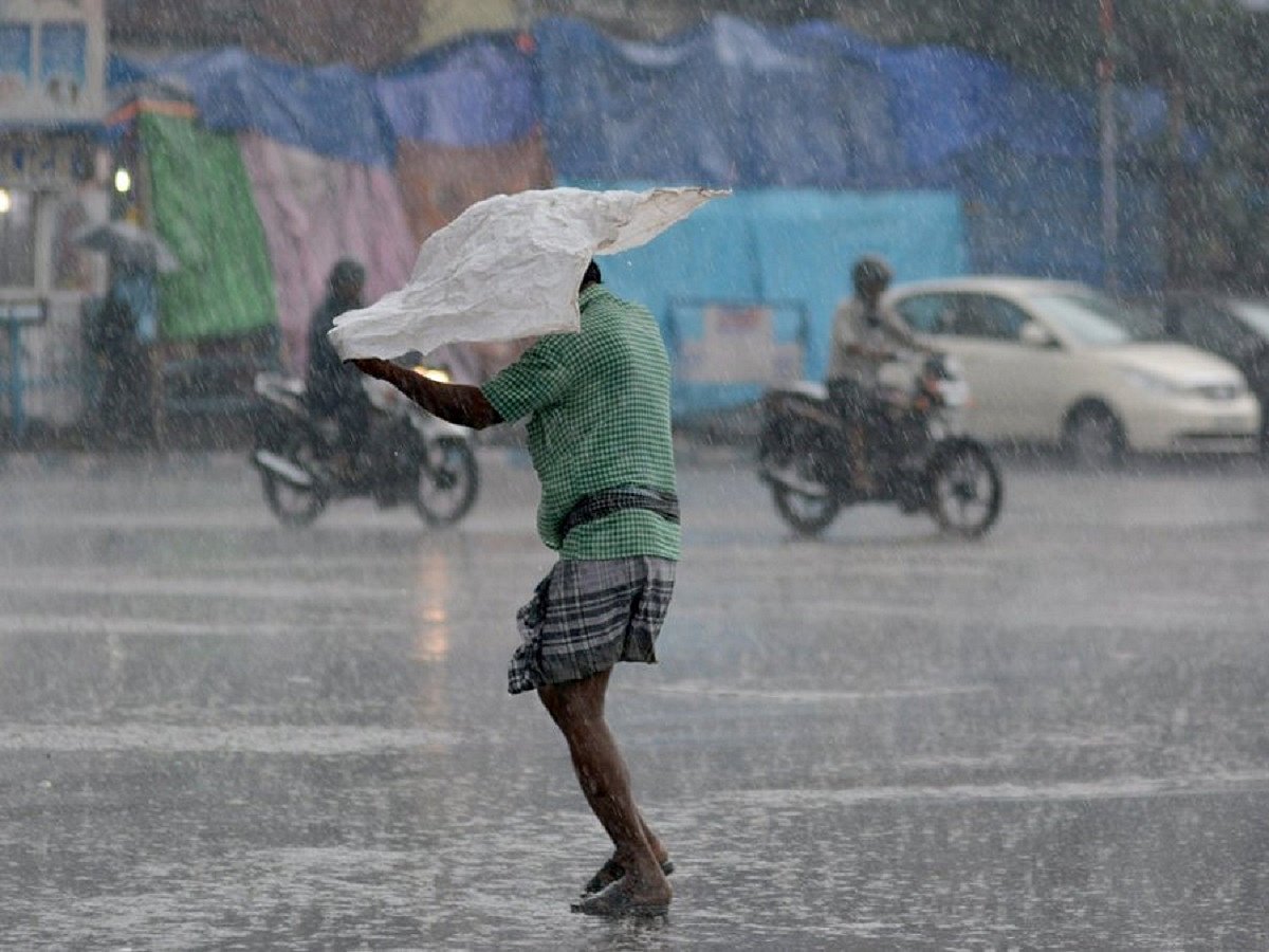 Maharashtra: Extremely heavy rainfall in Mahabaleshwar wreaks havoc in Ratnagiri, Raigad districts, 36 dead