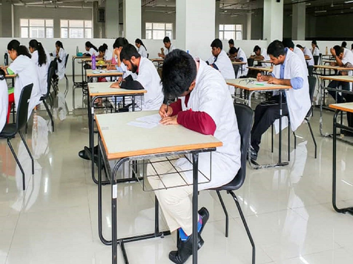 Govt announces 27% reservation for OBCs, 10% quota for EWS in medical, dental courses