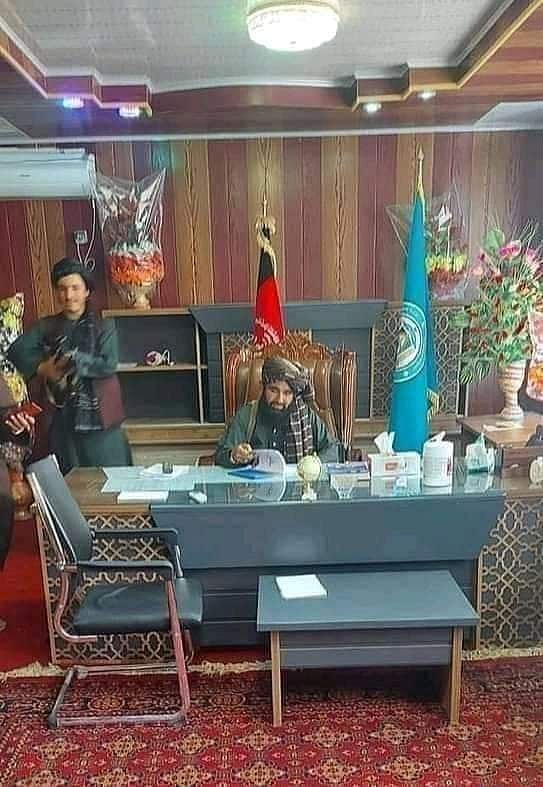 Ashraf Ghani, aides leave Afghanistan as Taliban enter Kabul