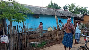 Sighting vax team signals Odisha tribals to run into forests