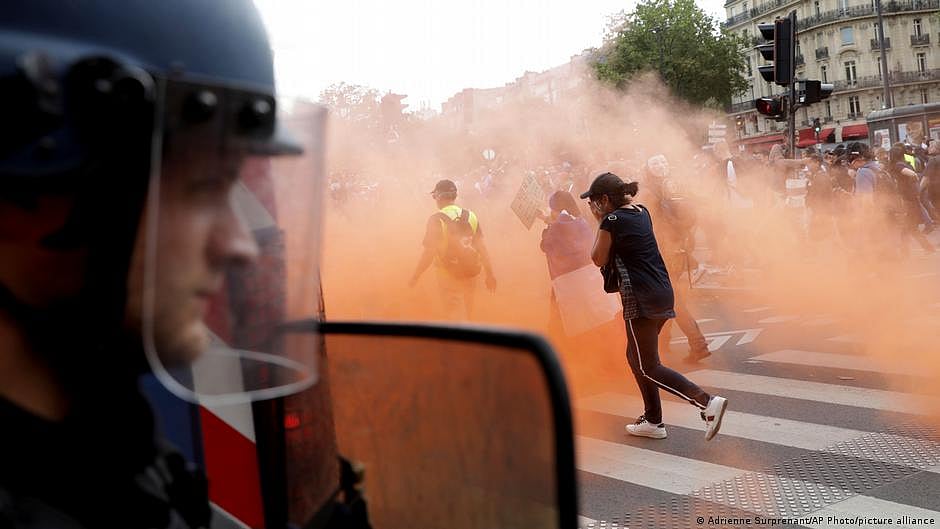 French police clash with protesters over health pass (NH File Photo)