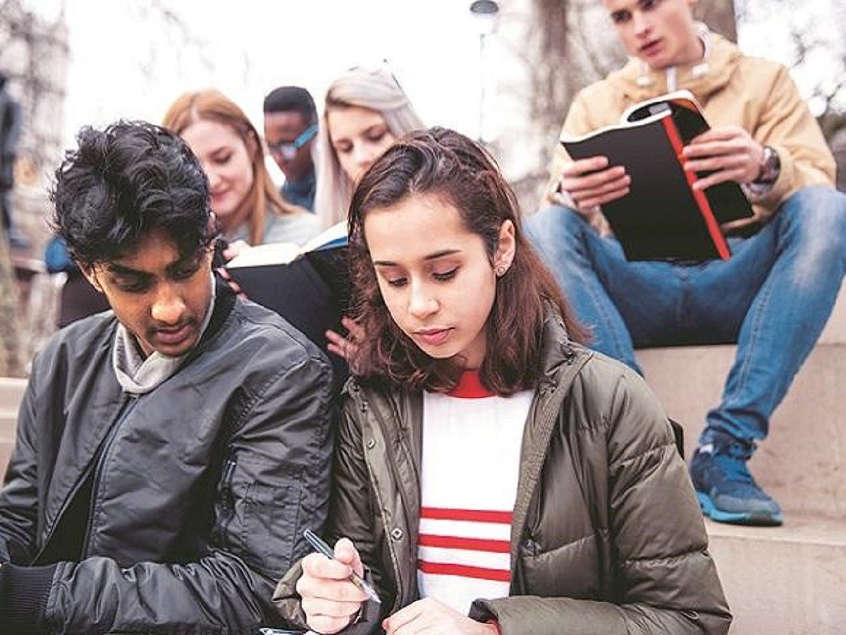 Indians in US wealthier with average household earning of USD 123,700: Report