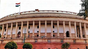 From elected autocracy to fascist dictatorship: We need firefighters in parliament and outside