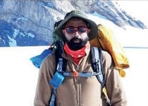 Lucknow banker scales Mount Kun, aims to climb Mount Everest