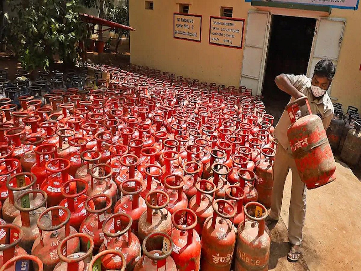 Cooking gas LPG price hiked by Rs 25 per cylinder