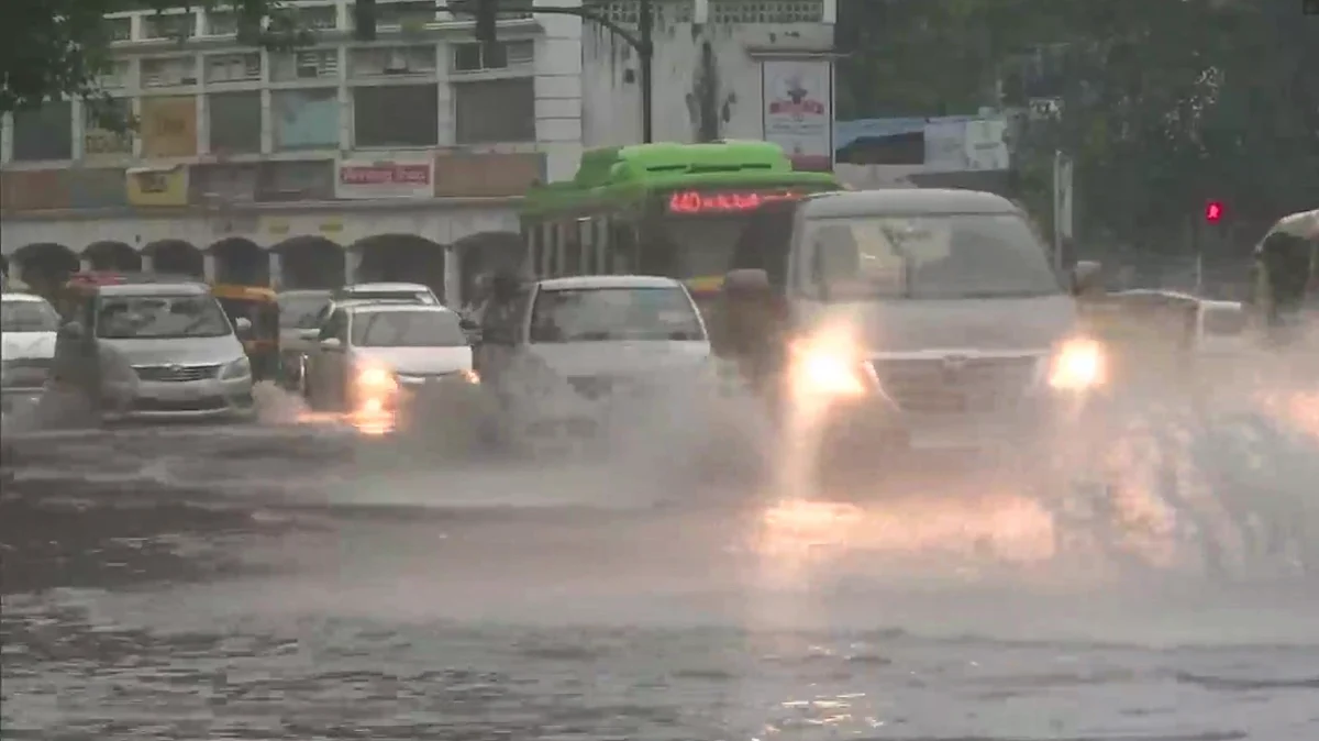 Heavy rains cause waterlogging in Delhi, crucial underpasses closed for traffic