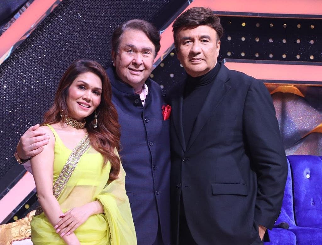 Randhir Kapoor’s bloomer on Indian Idol is an embarrassment to the entire Kapoor clan!