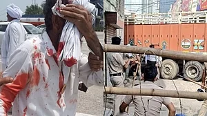 Haryana police lathicharge protesting farmers near Karnal; 10 injured; farmers block traffic at many places