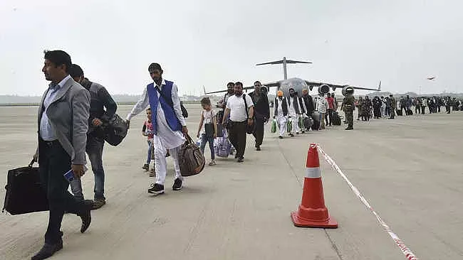 Afghan evacuees arrive in New Delhi