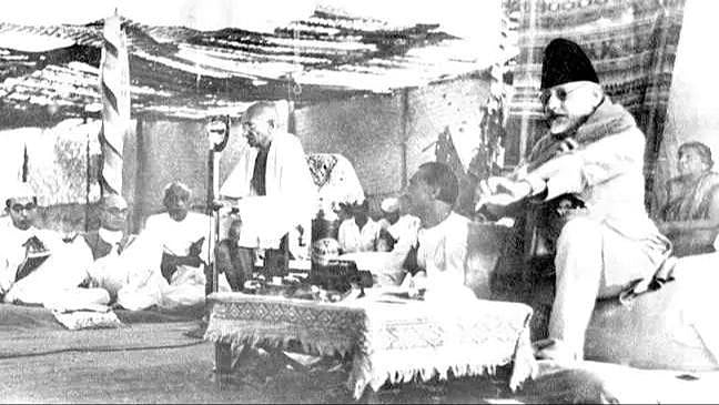 Mahatma Gandhi addressing the Bombay Session of AICC on August 8, 1942.