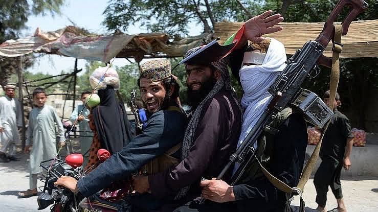 Ashraf Ghani, aides leave Afghanistan as Taliban enter Kabul