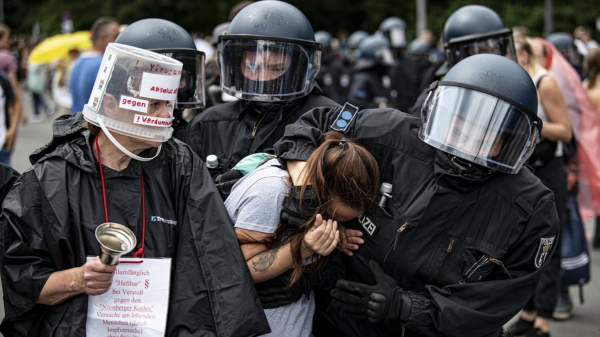 Berlin protesters decry coronavirus measures; 600 detained