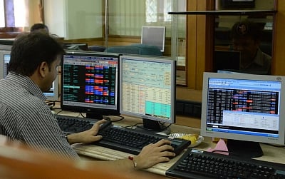 Pak Stock Exchange index rises amidst news of IMF deal