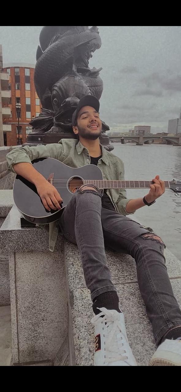 New song 'Aadatan' by Akshat Anand a hit among youth