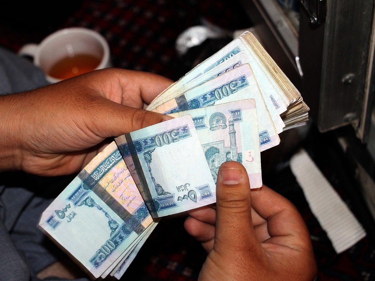 Afghans oppose Pak as it tries to impose its own currency