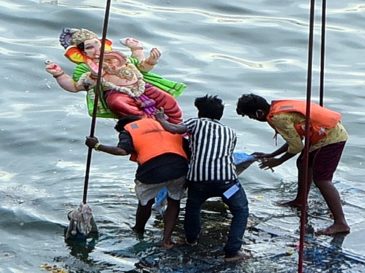 Telangana govt may move SC over idols immersion curbs