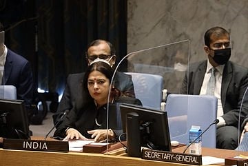Countries emerging from UN peackeeping operations should set own priorities: India