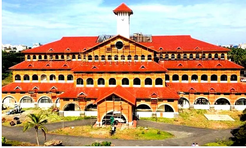 Left-dominated Kannur Varsity includes Golwalkar, Savarkar books in PG course