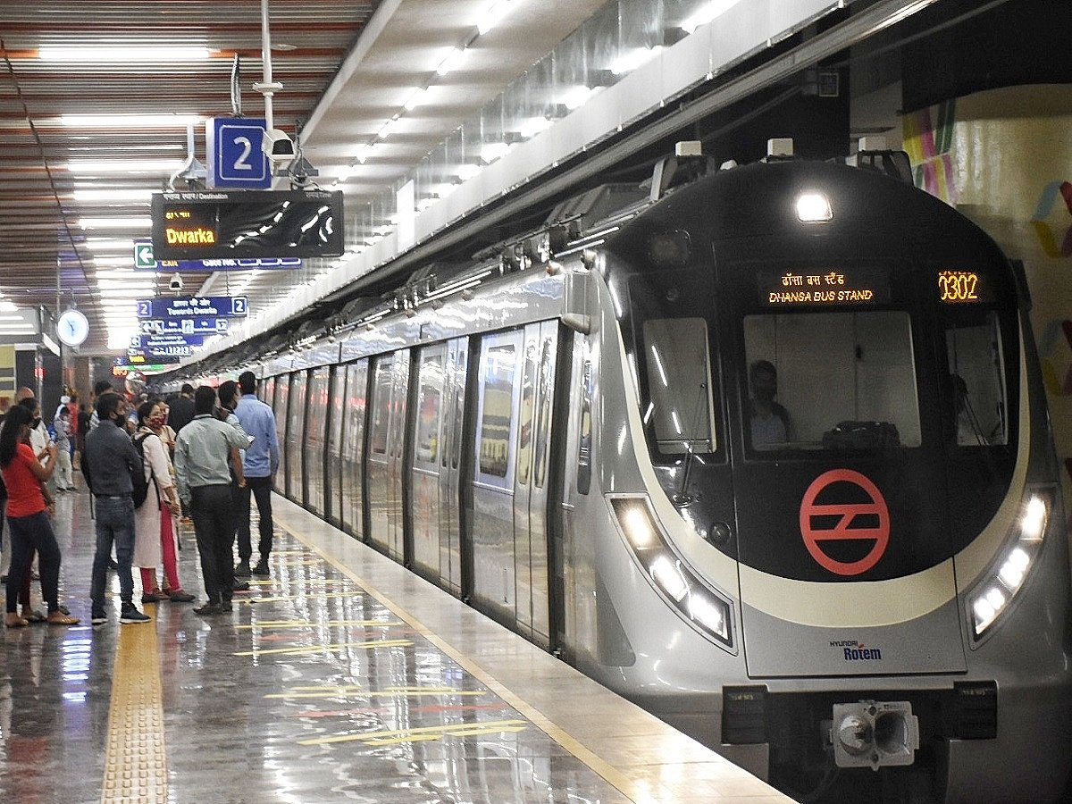 Delhi Metro services to begin from 4 AM on MCD polls day