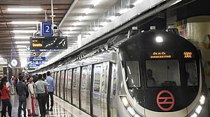 Delhi Metro services to begin from 4 AM on MCD polls day
