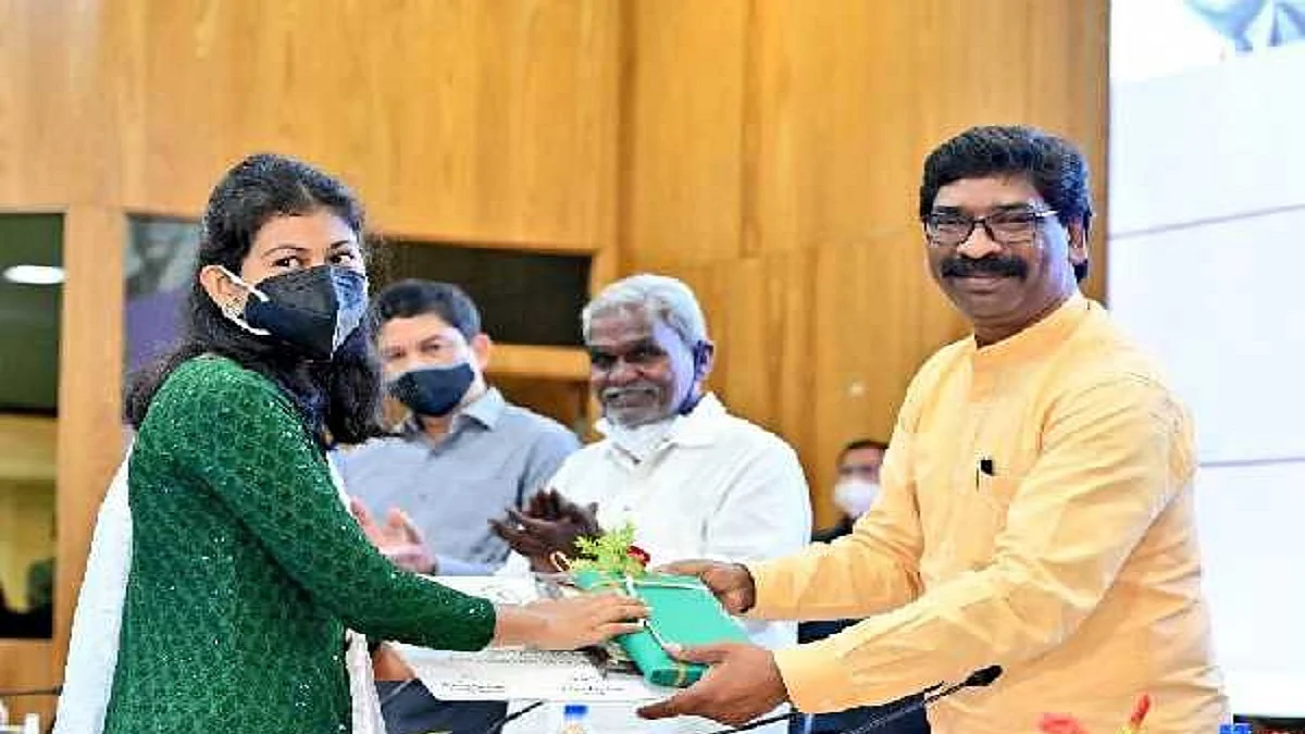 Jharkhand govt launches annual scheme for tribal students