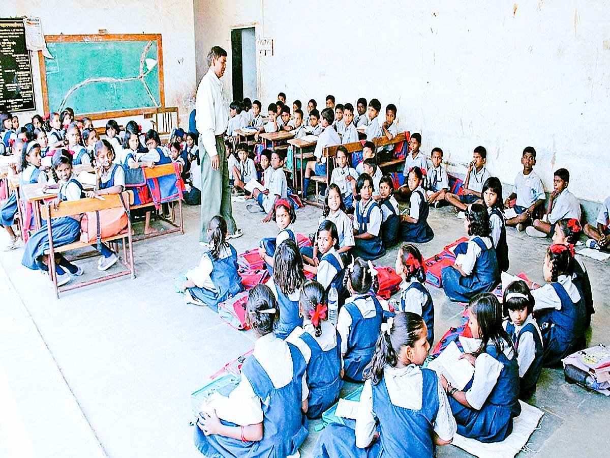 BJP govt’s move to merge schools in MP will shut down 90 % state-run schools, render one lakh teachers jobless