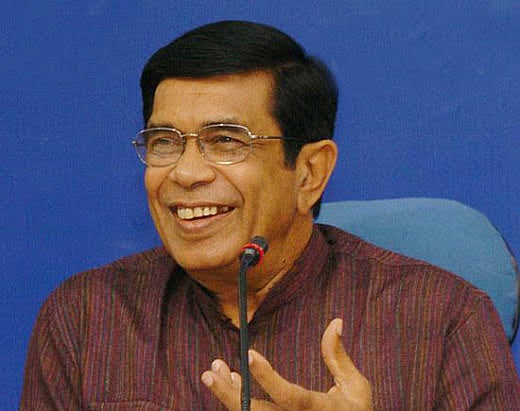  Oscar Fernandes (File photo)