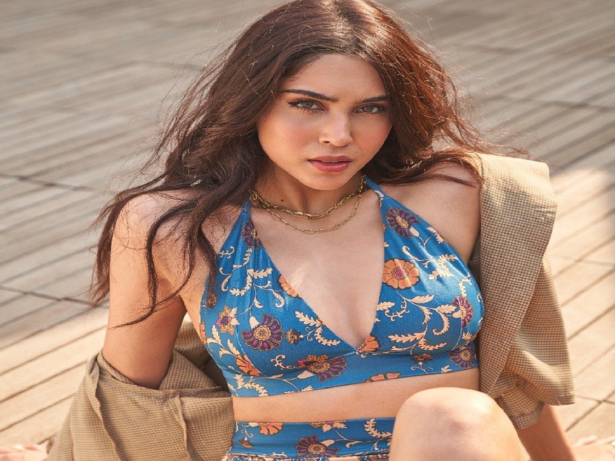 Sharvari signed on by a cosmetic brand before her debute in 'Bunty Aur Babli 2'