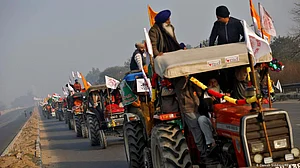BKU workers in UP's Muzaffarnagar burn effigies of Union govt