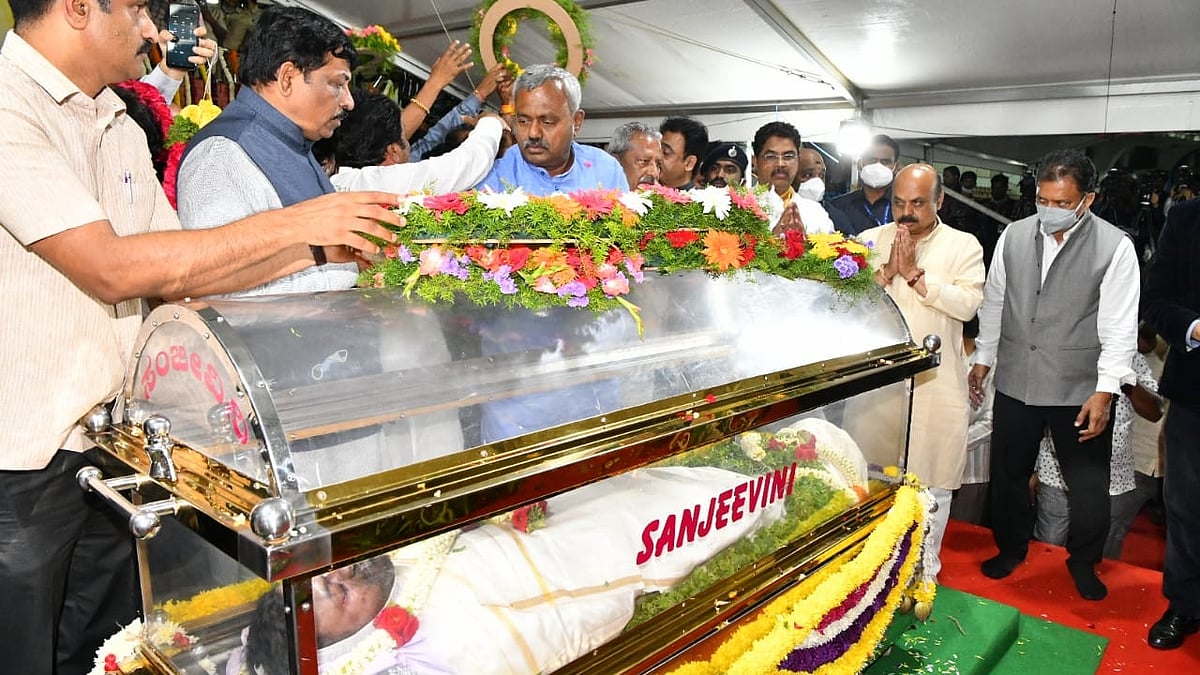 Paying last respects to Puneeth