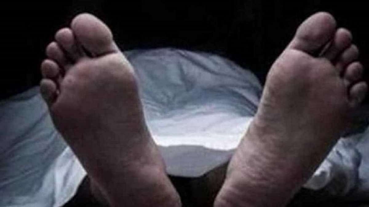 Man killed in CRPF firing after vehicle jumps 'naka'
